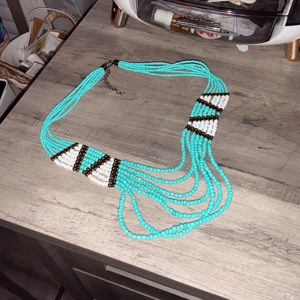 Chic Turquoise and White Beaded Necklace